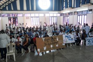 En Barquisimeto, médicos y enfermeras marchan y exigen respeto y seguridad en los hospitales