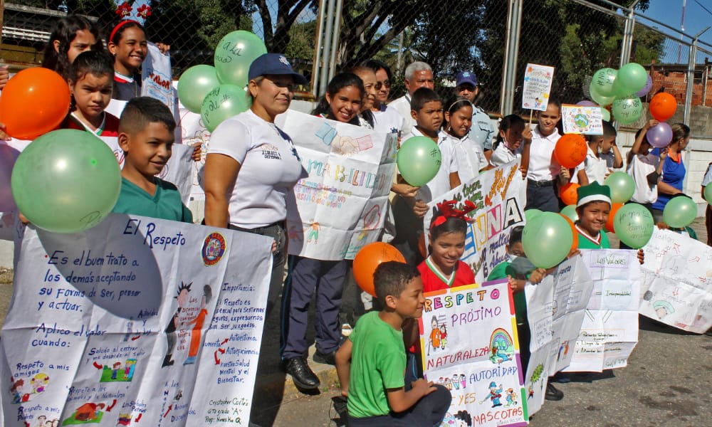 "Los niños no se tocan" campaña de estudiantes en contra del maltrato y abuso infantil 