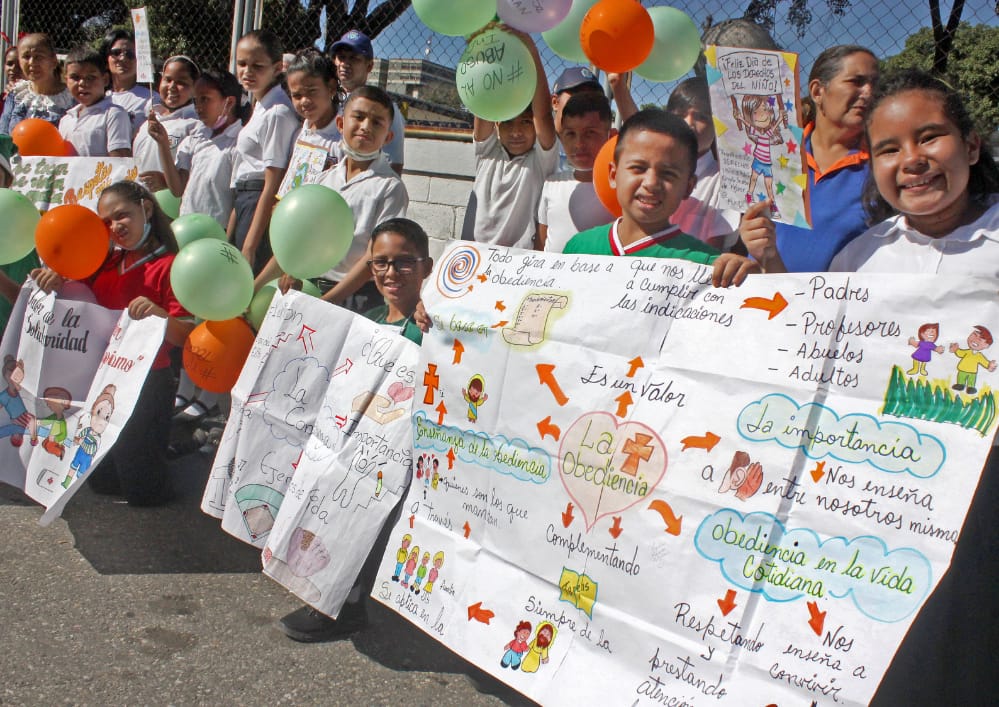 "Los niños no se tocan" campaña de estudiantes en contra del maltrato y abuso infantil 